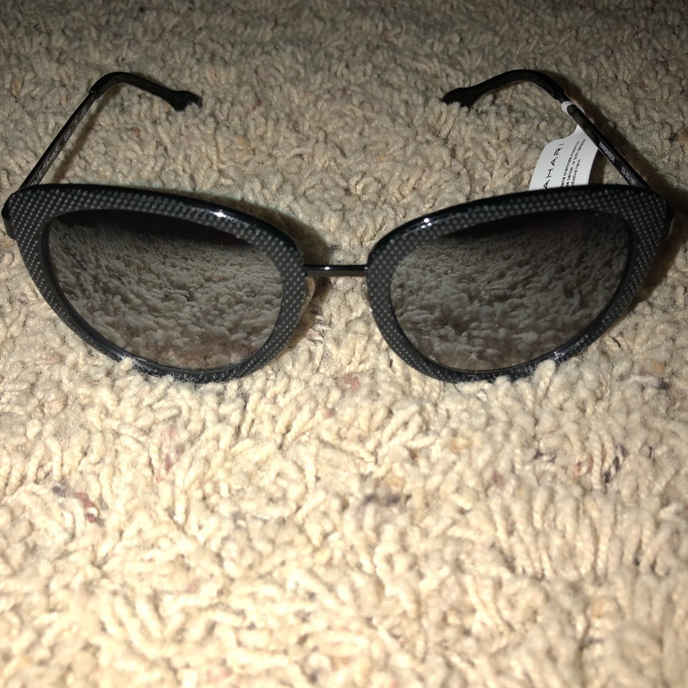 Elie Tahari black sunglasses